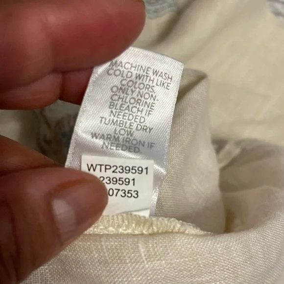 J.Jill Linen Ornate Paisley Tunic Top V
Neck Paisley 3/4 Sleeves Size Small - Picture 6 of 10